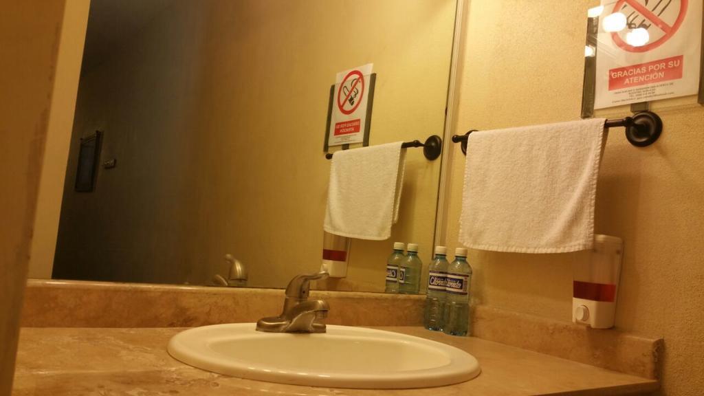 Hotel Estrella Матаморос Екстериор снимка